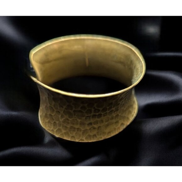 Vintage Hammered Jewelry Brass Cuff Bracelet 1+" WIde Estate Boho Textured OSFM - Picture 2 of 6